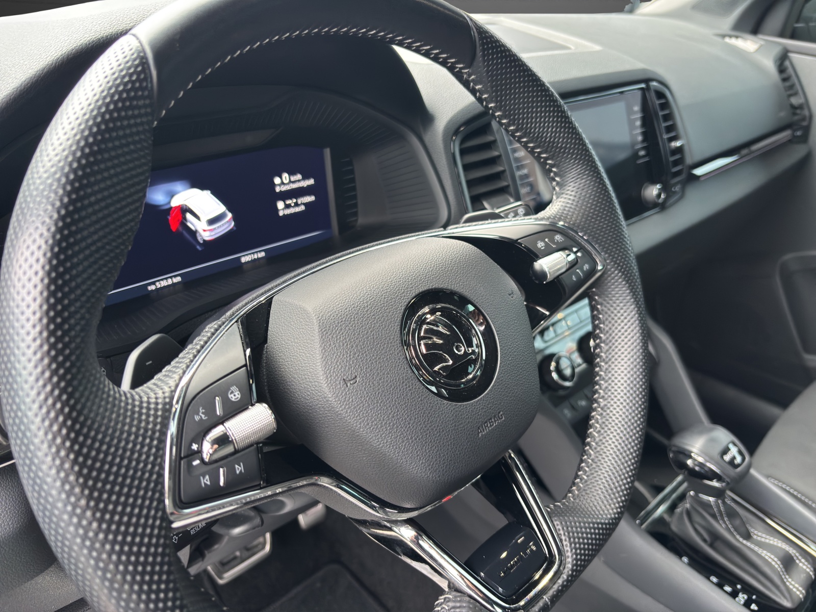 SKODA Karoq 2.0 TDI CR Sport Line 4x4 DSG-image-4
