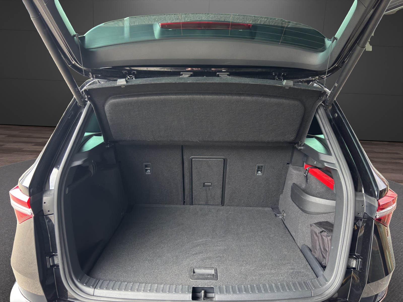 SKODA Karoq 2.0 TDI CR Sport Line 4x4 DSG-image-12