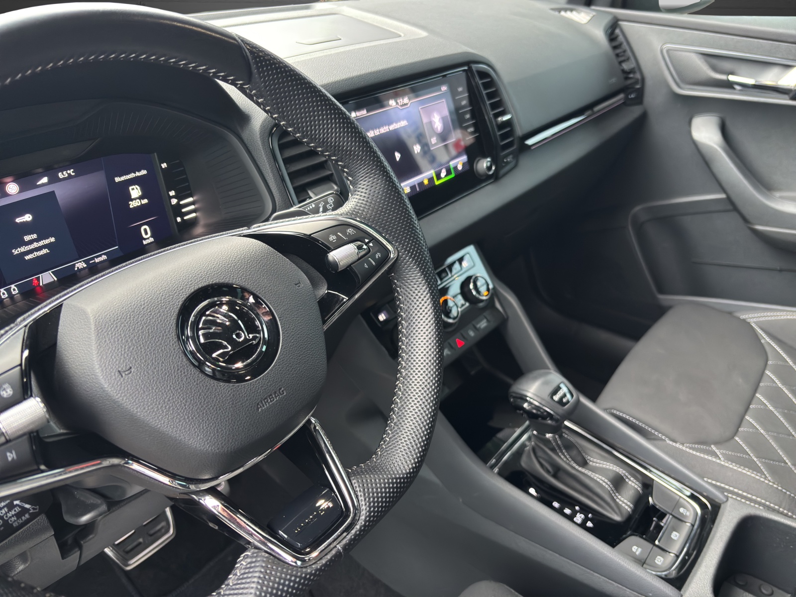 SKODA Karoq 2.0 TDI CR Sport Line 4x4 DSG-image-3