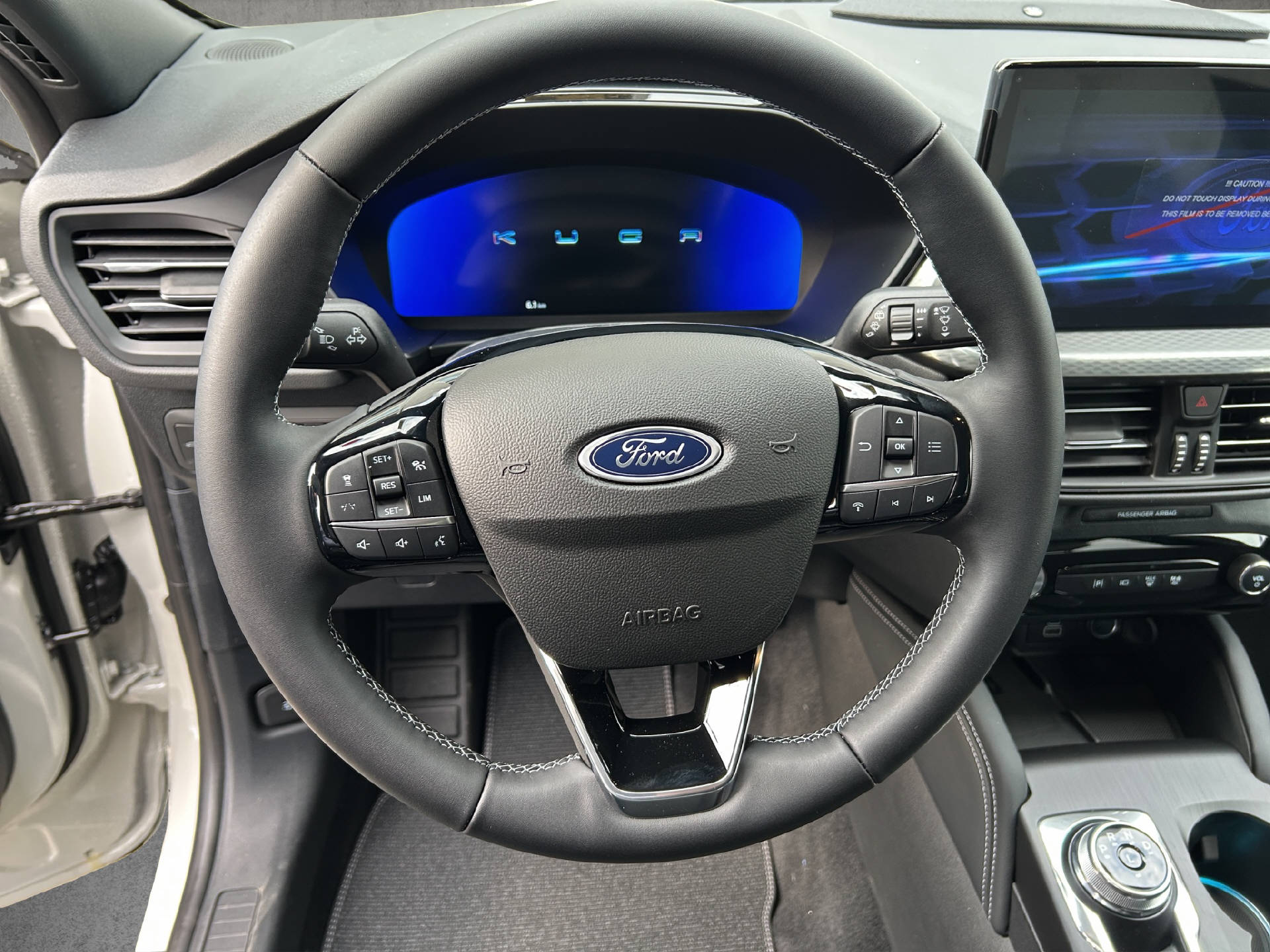 FORD Kuga 2.5 Hybrid Sound Edition 4x4-image-10