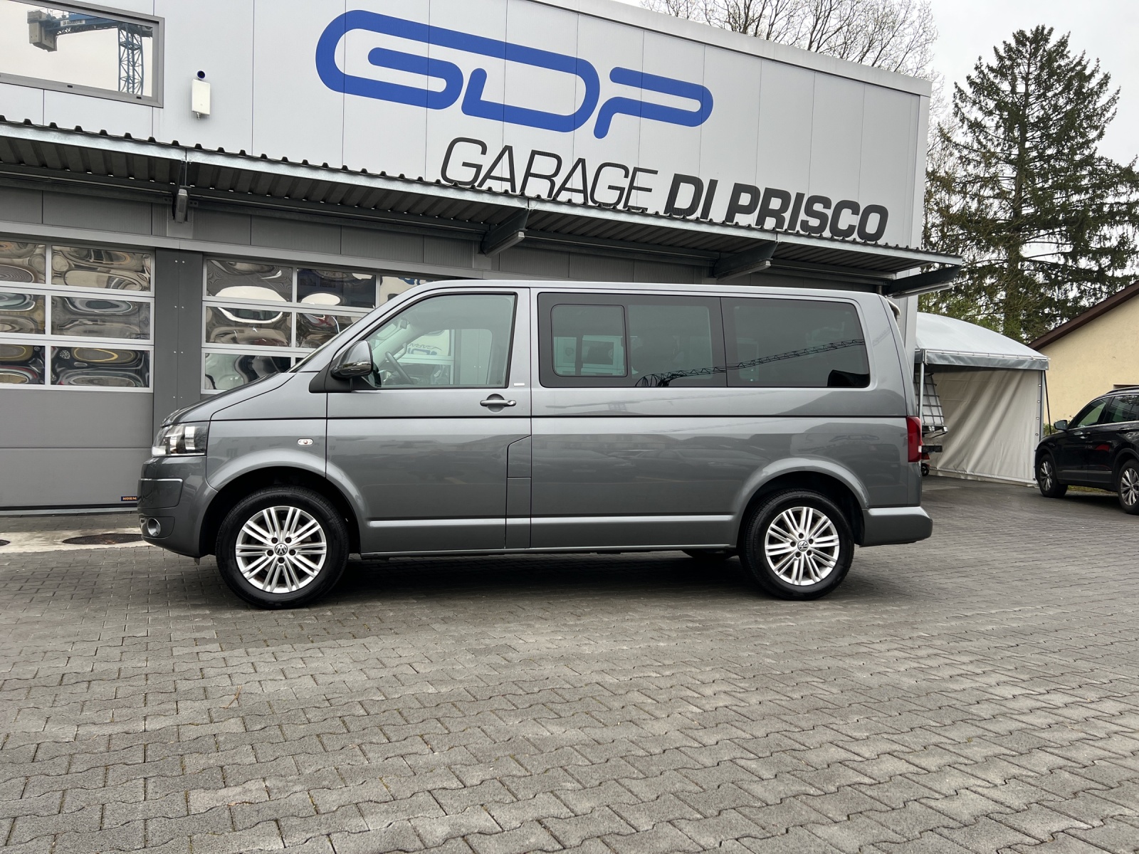 VW T5 Multivan 2.0 TDI CR Family Cup DSG-showroom-element-1