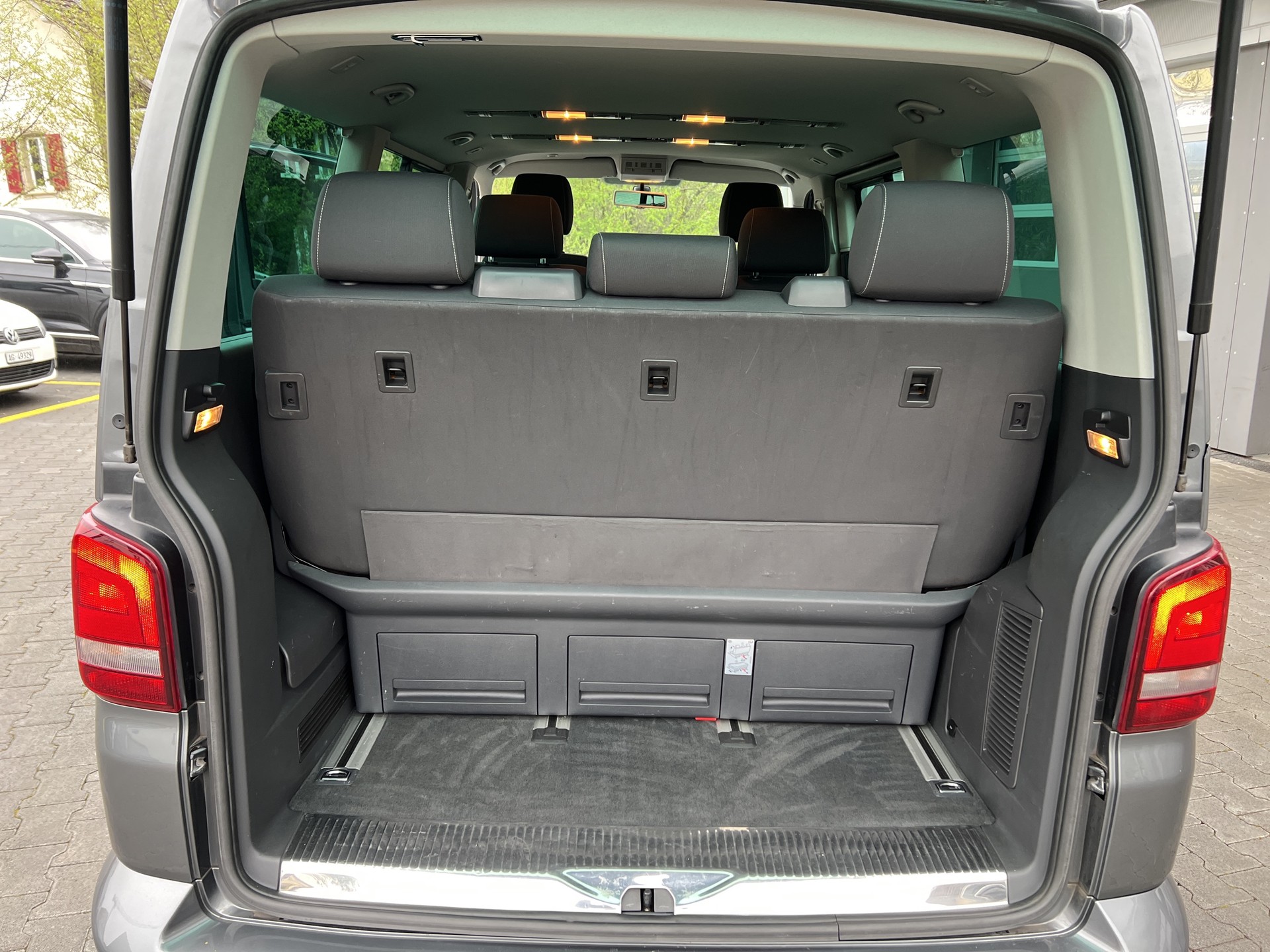 VW T5 Multivan 2.0 TDI CR Family Cup DSG-image-8