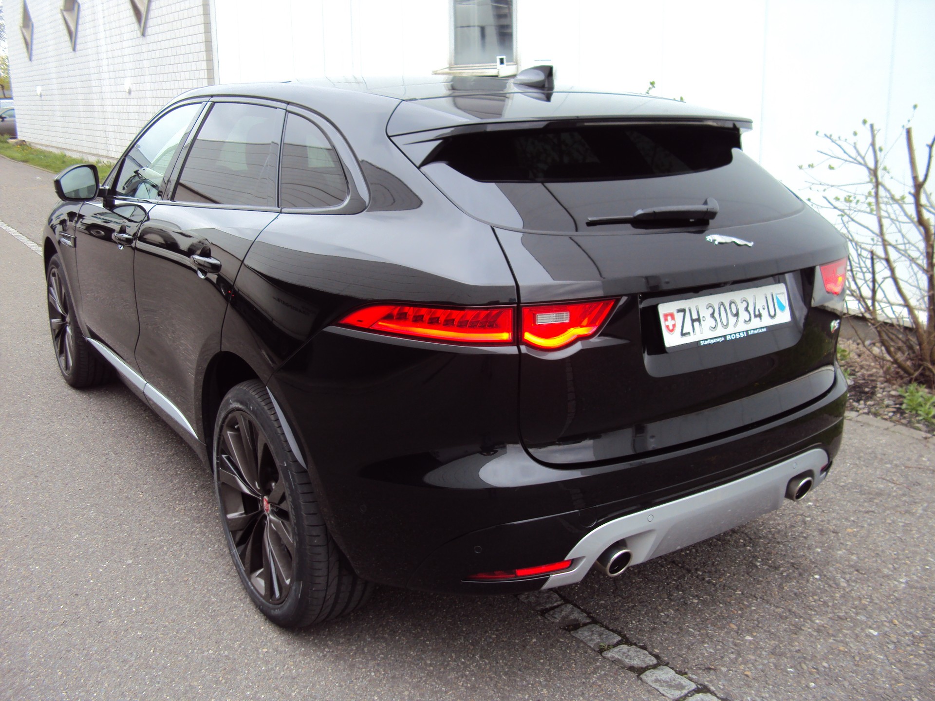 JAGUAR F-Pace 3.0 TD Prestige AWD Automatik-image-4