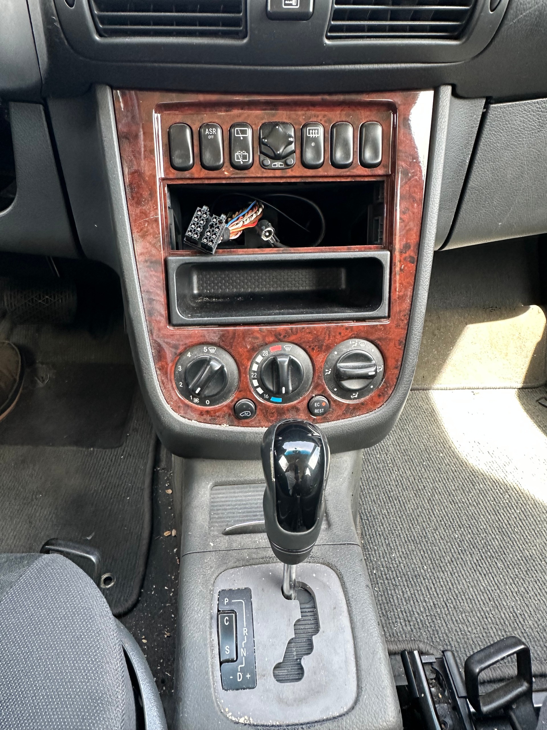 MERCEDES-BENZ Vaneo 1.9i Ambiente-image-10