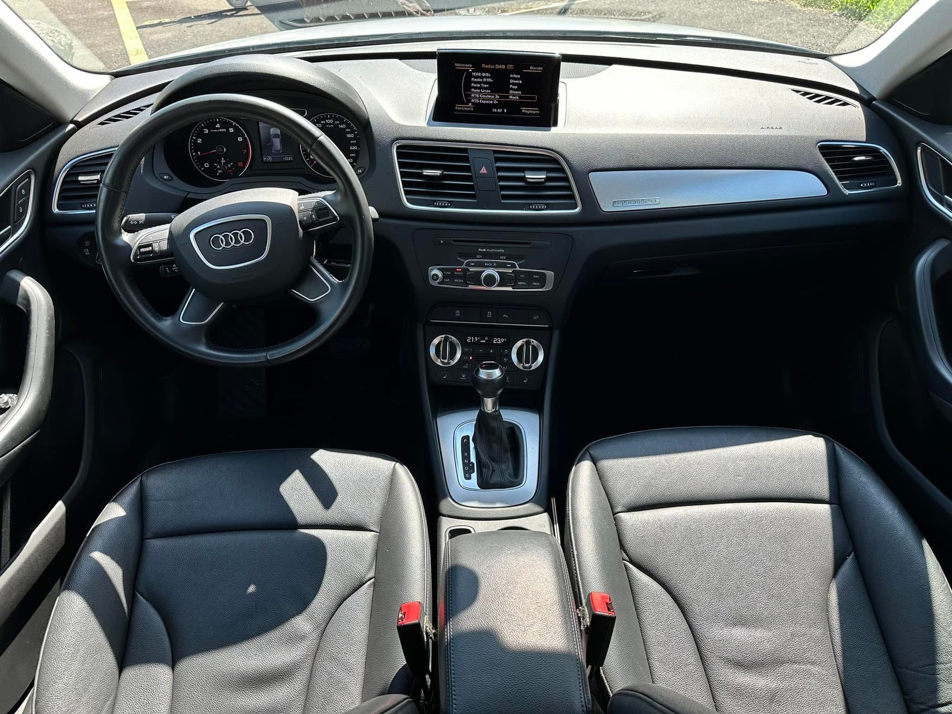 AUDI Q3 2.0 TFSI quattro S-tronic-image-7
