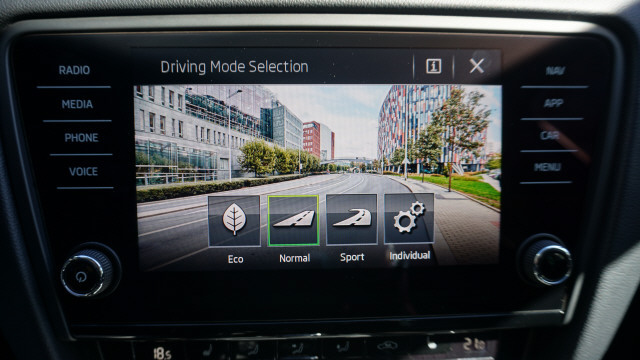 SKODA Octavia 2.0 TSI Amb. 4x4-image-12