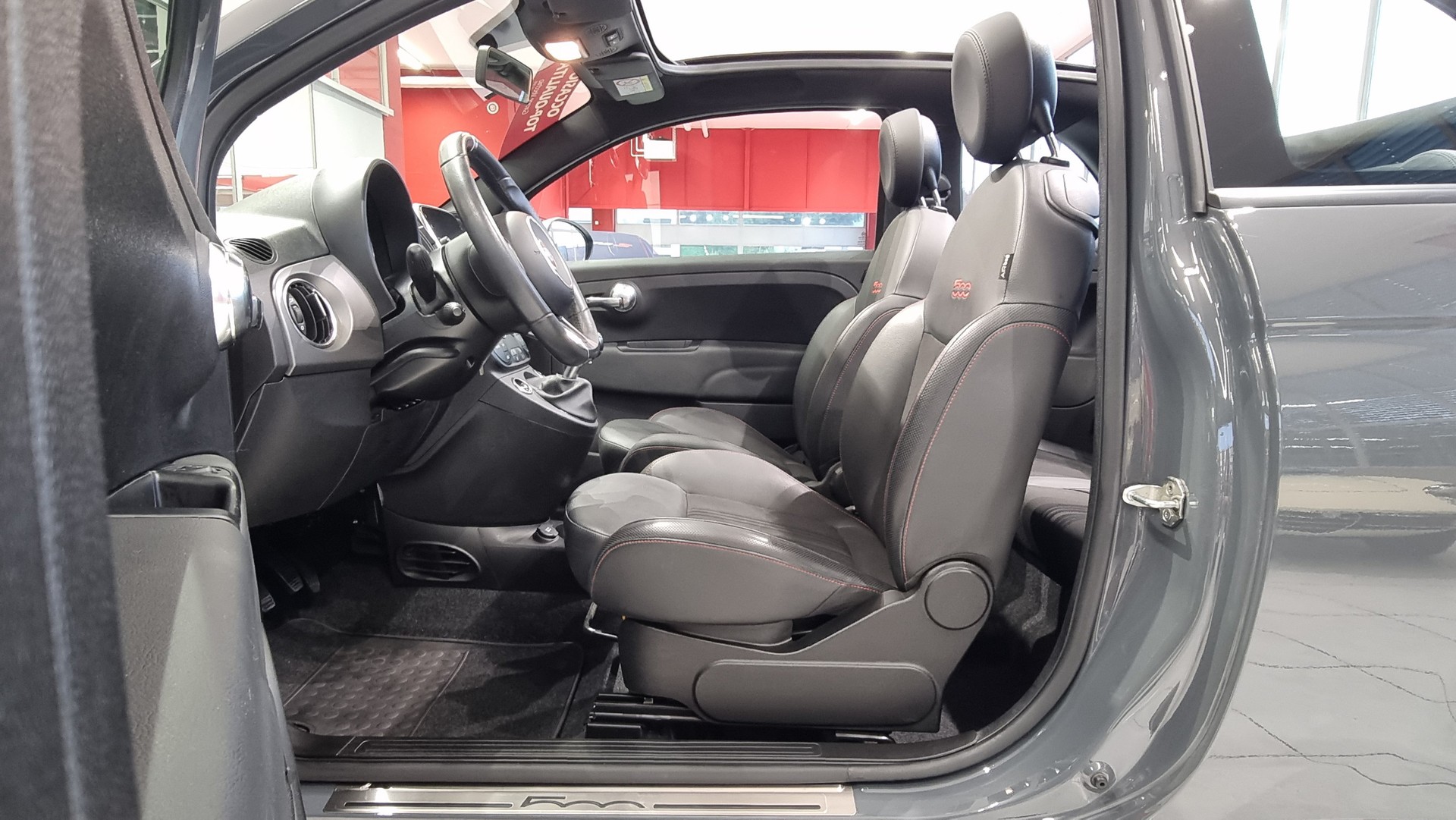 FIAT 500 C 1.0 Hybrid Sport-image-14