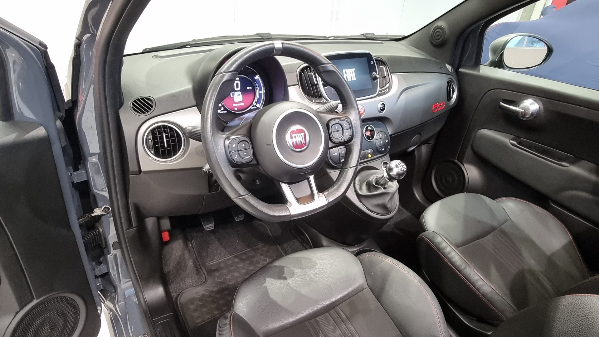 FIAT 500 C 1.0 Hybrid Sport-image-15