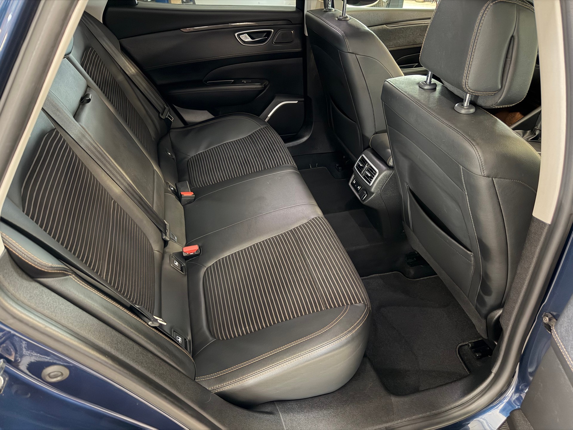 RENAULT Talisman Grandtour 1.6 TCe Intens EDC-image-25