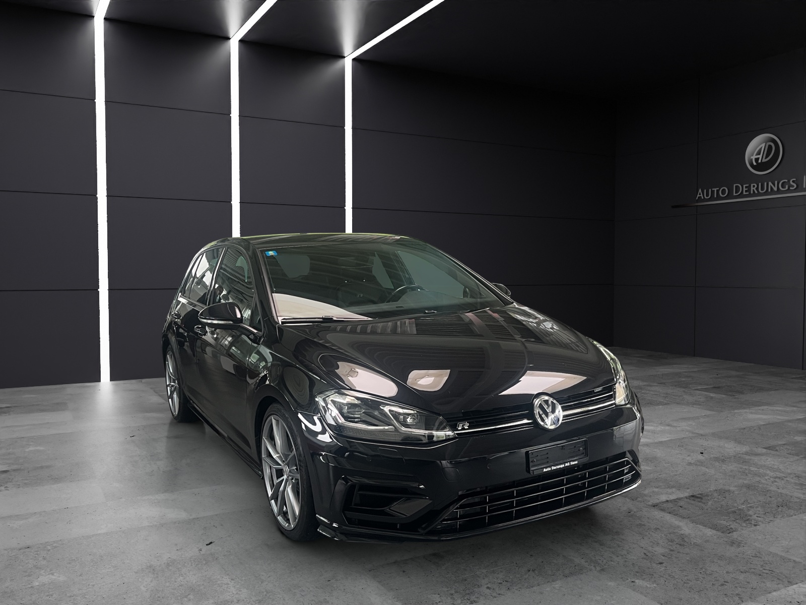 VW Golf VII 2.0 TSI R 310 4motion-showroom-element-3