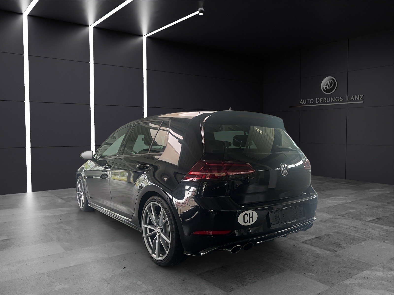 VW Golf VII 2.0 TSI R 310 4motion-showroom-element-1