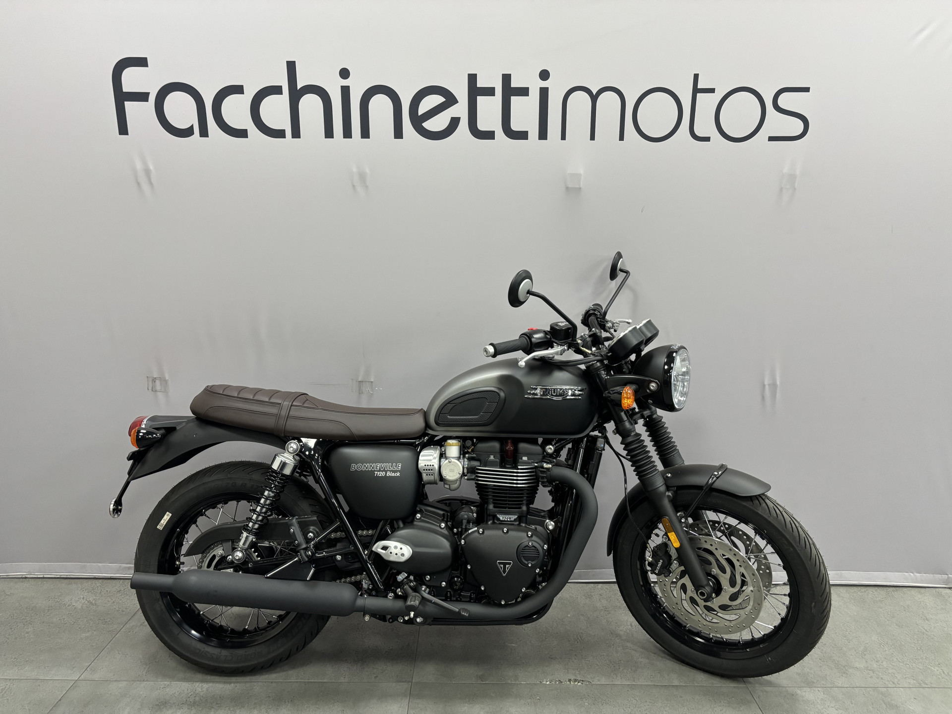 TRIUMPH Bonneville T120 Black-image-0