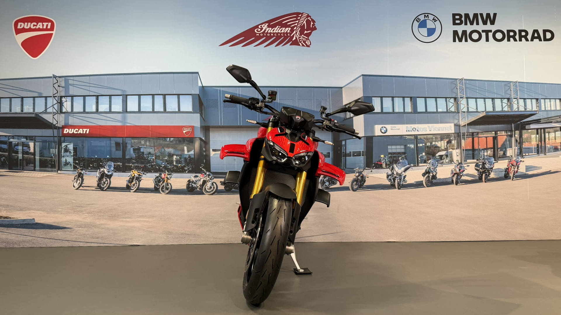 DUCATI Streetfighter 1103 V4 S Corse-image-1