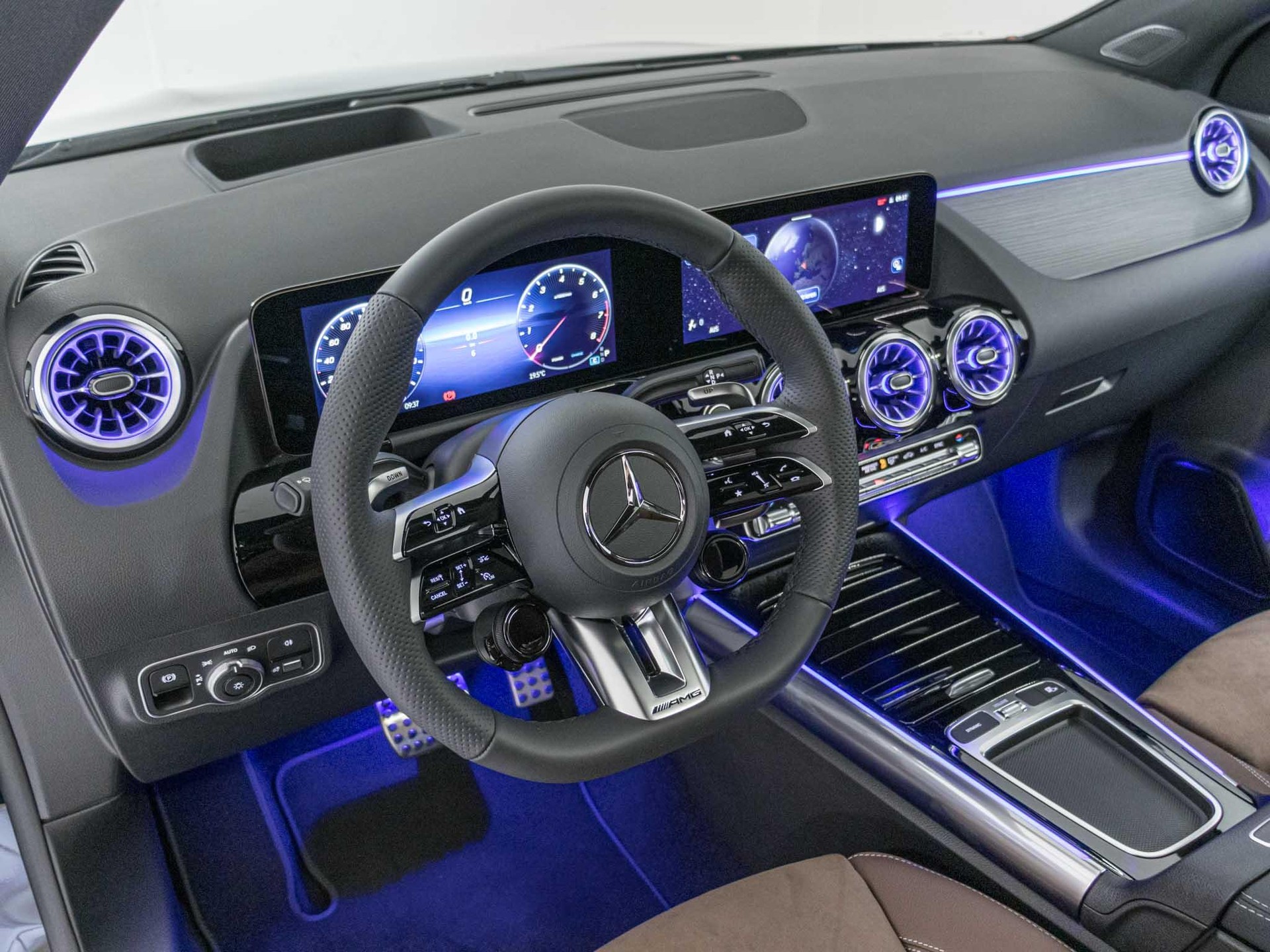 MERCEDES-BENZ GLA 35 AMG 4MATIC-image-10