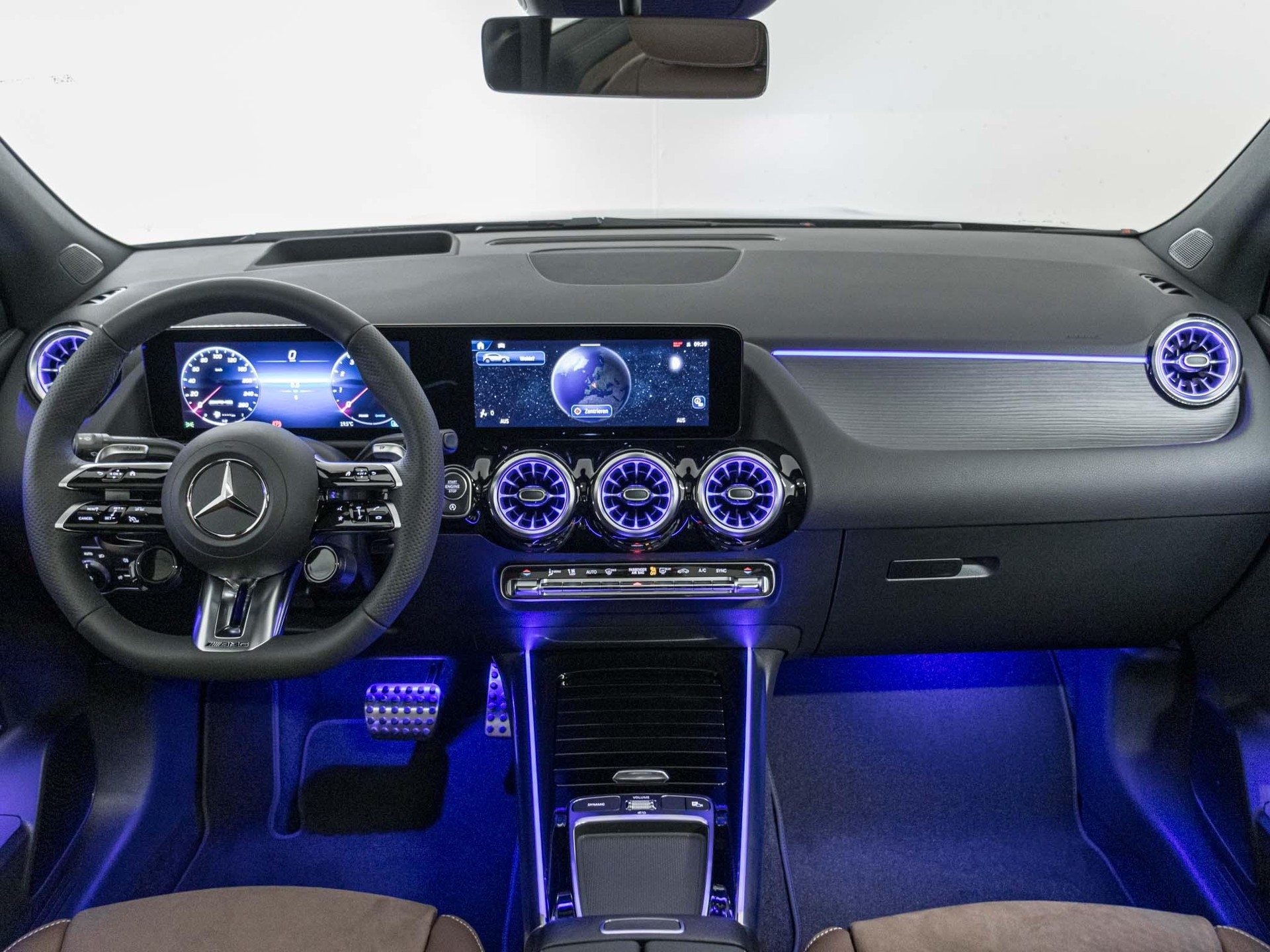 MERCEDES-BENZ GLA 35 AMG 4MATIC-image-11