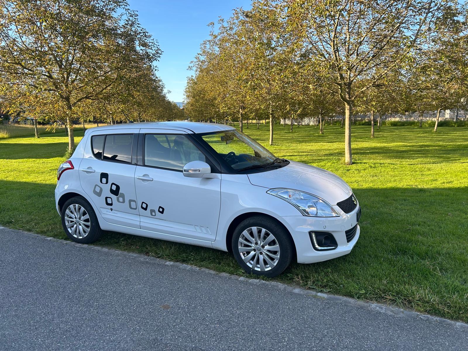 SUZUKI Swift 1.2i 16V Compact Top-image-3