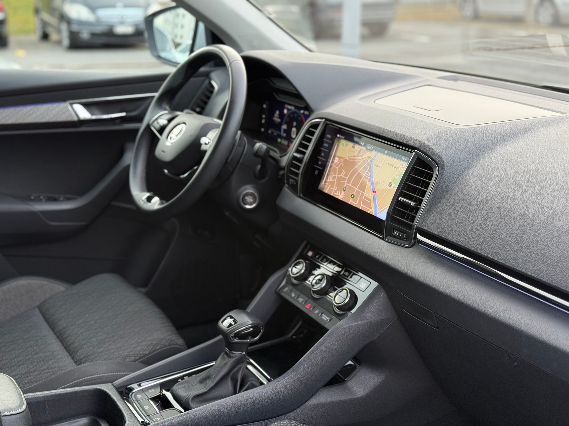 SKODA Karoq 2.0 TDI Style 4x4 DSG-image-24