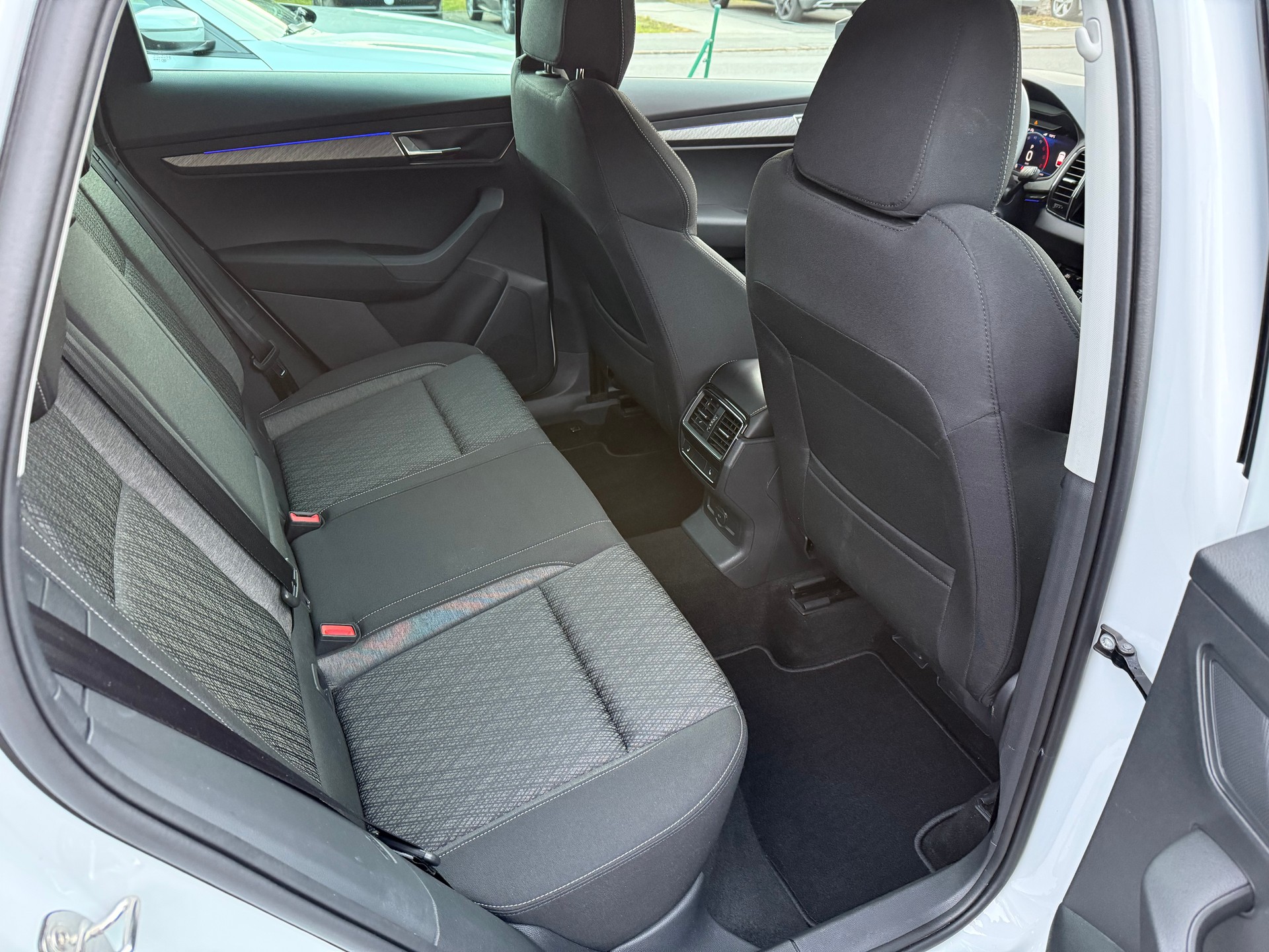 SKODA Karoq 2.0 TDI Style 4x4 DSG-image-18