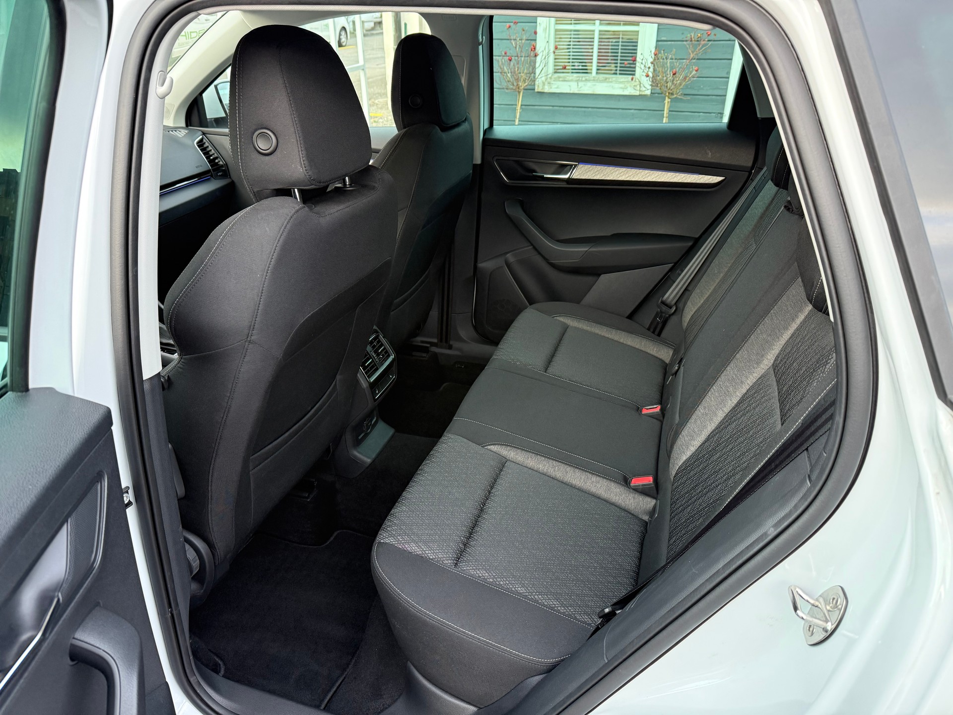 SKODA Karoq 2.0 TDI Style 4x4 DSG-image-12