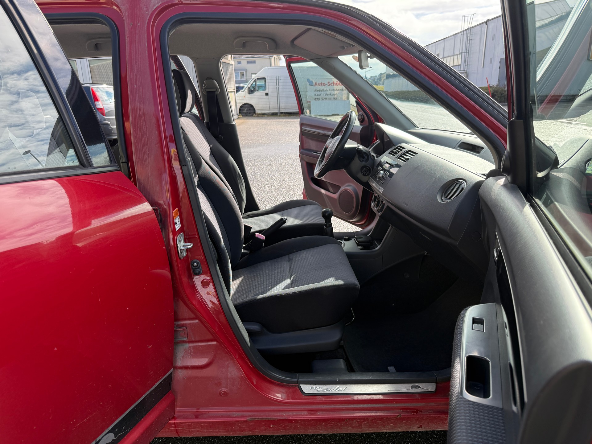 SUZUKI Swift 1.3i 16V GL 4x4-image-8
