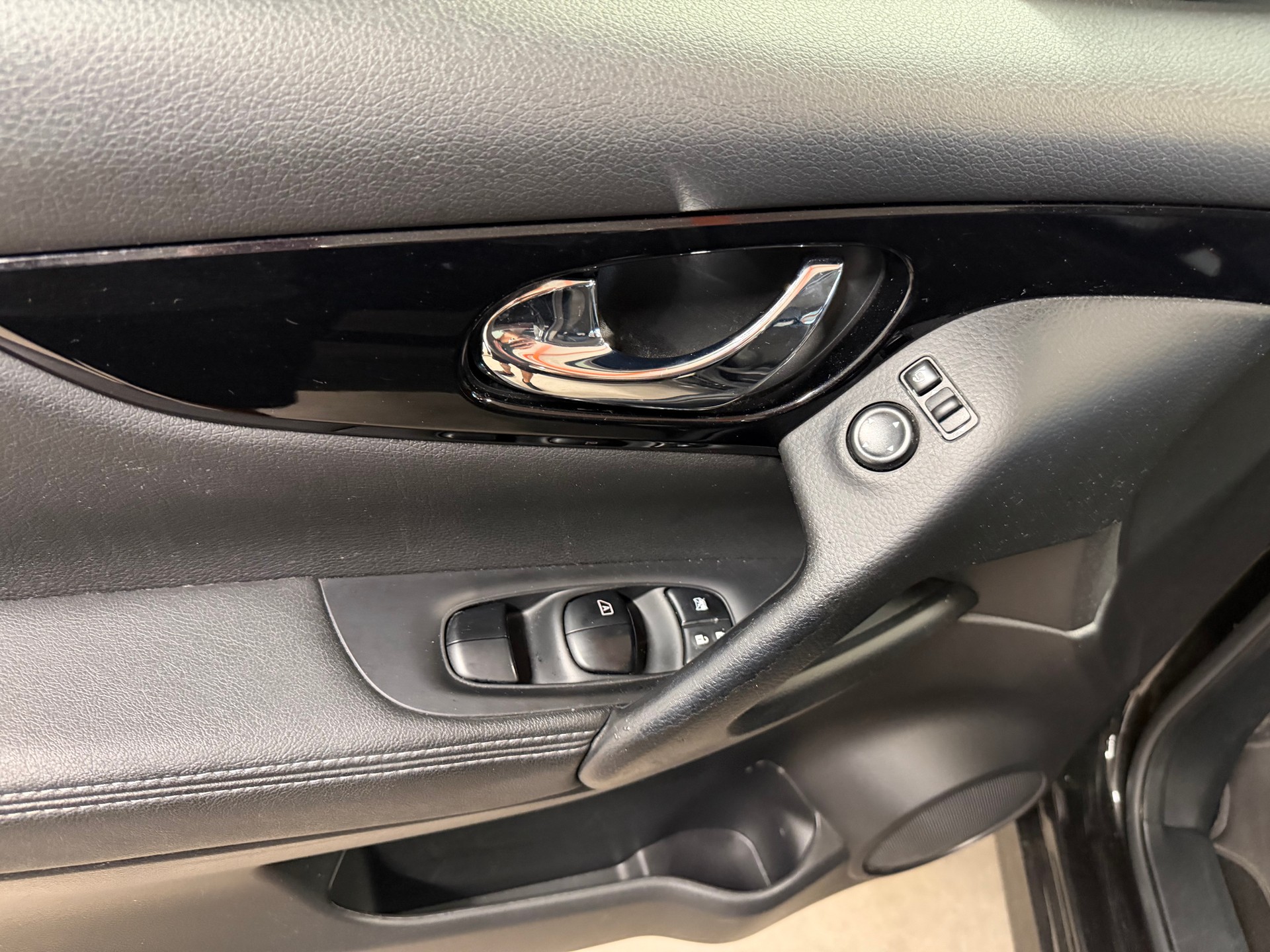NISSAN Qashqai 1.2 DIG-T tekna-image-13