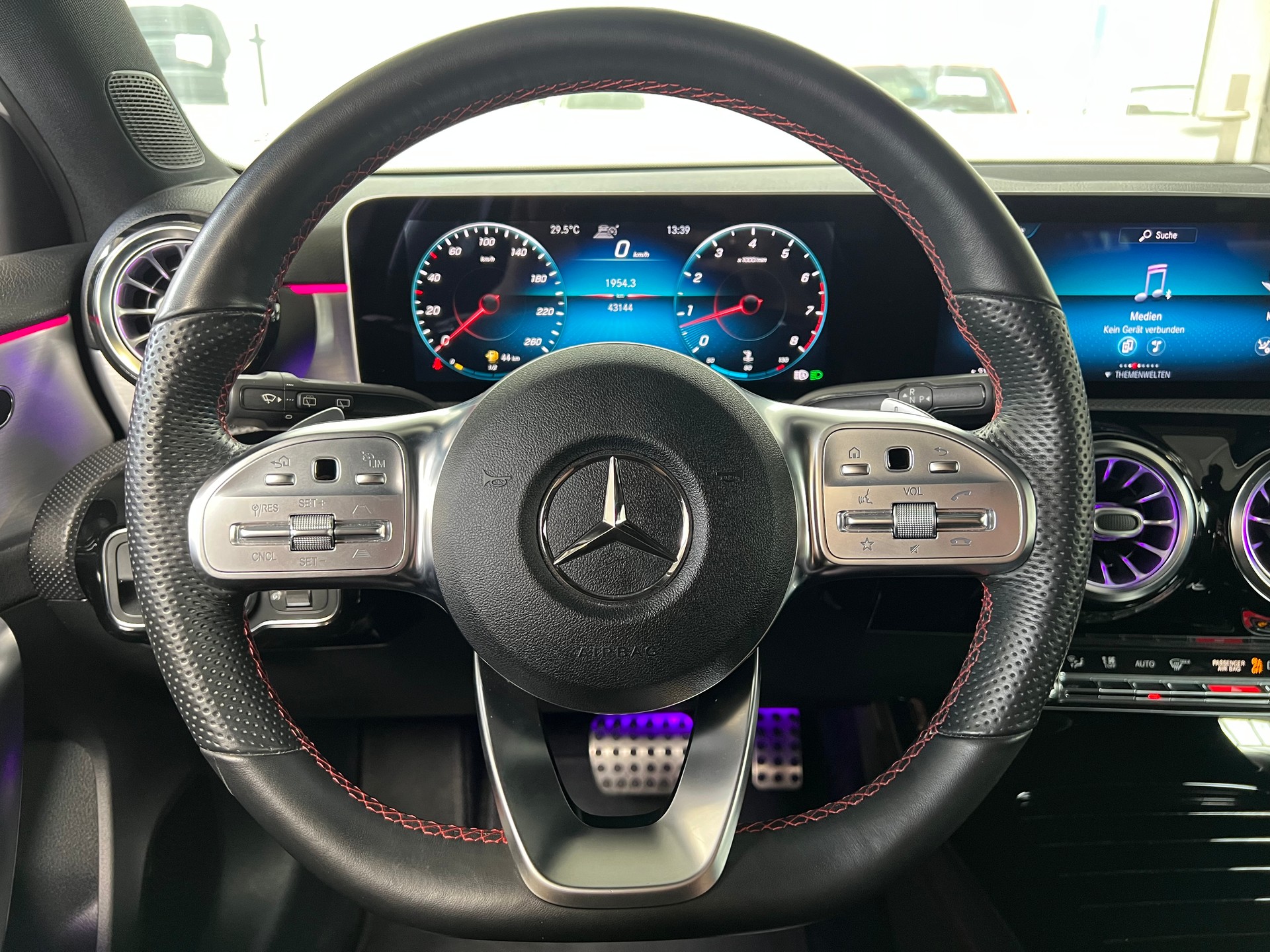 MERCEDES-BENZ A 250 4Matic AMG Line 4Matic 7G-DCT-image-6