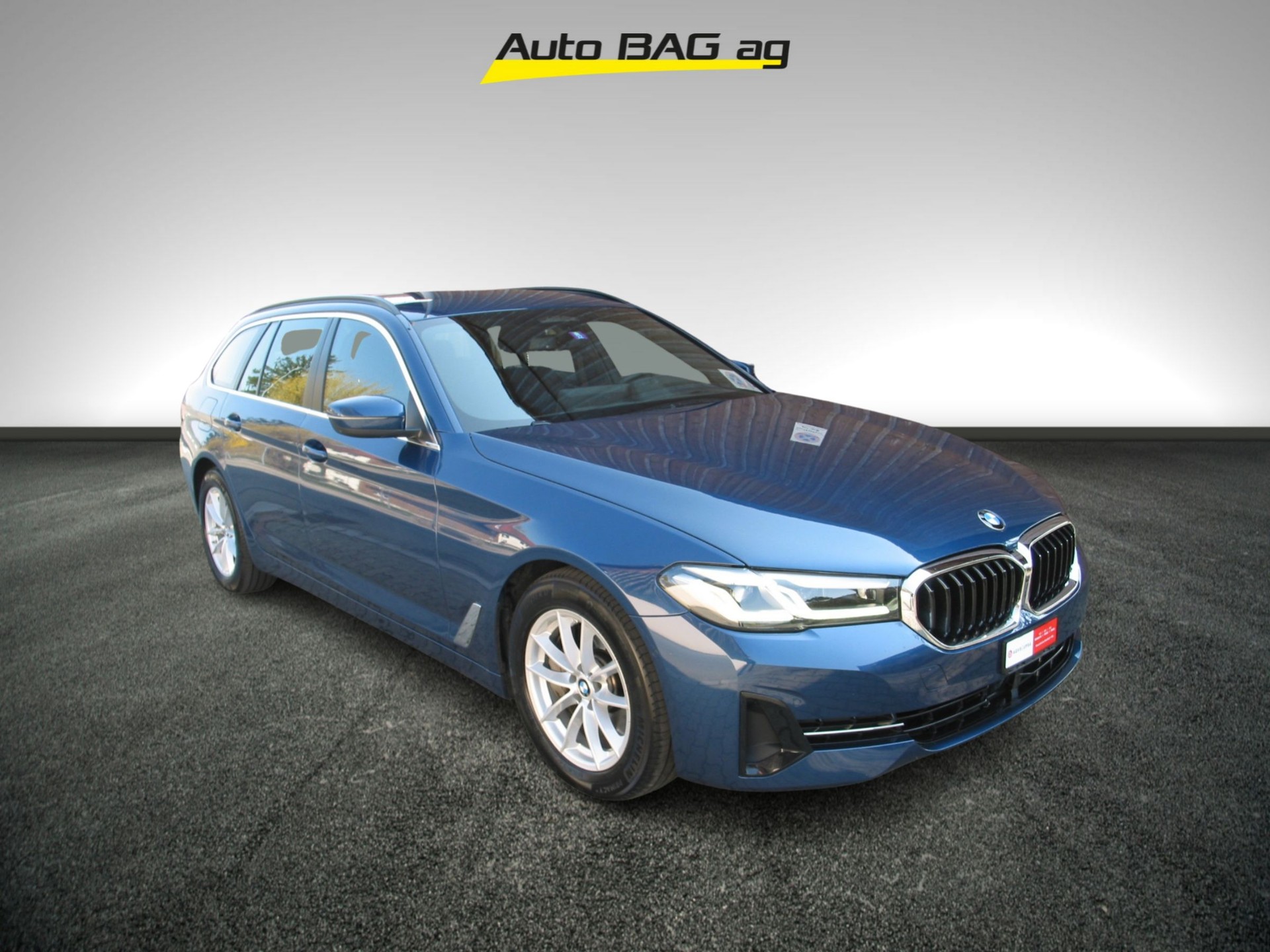 BMW 530d xDrive SAG Touring-image-4