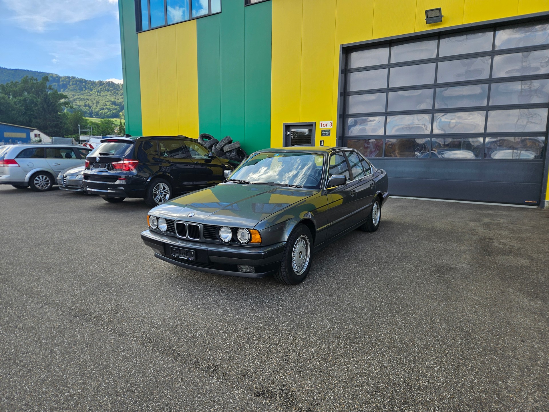 BMW 525i A-image-9