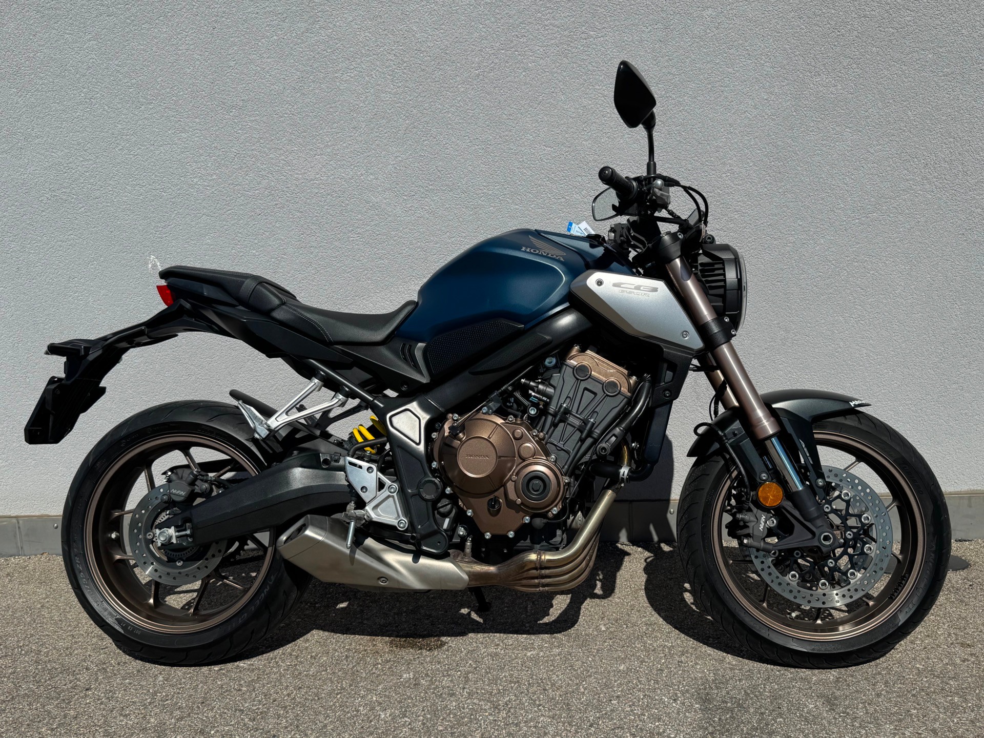 HONDA CB 650 R ABS-showroom-element-1