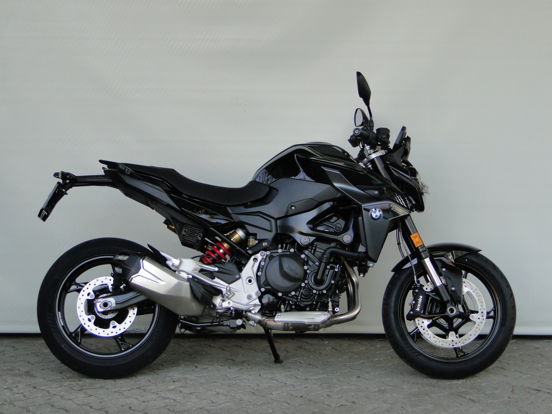 BMW F 900 R A2 Triple Black-image-1
