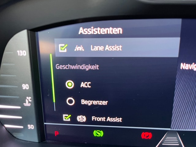 SKODA Octavia Combi 2.0 TSI Ambition DSG 4x4-image-8