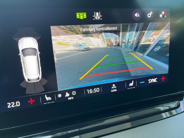 SKODA Octavia Combi 2.0 TSI Ambition DSG 4x4-image-12