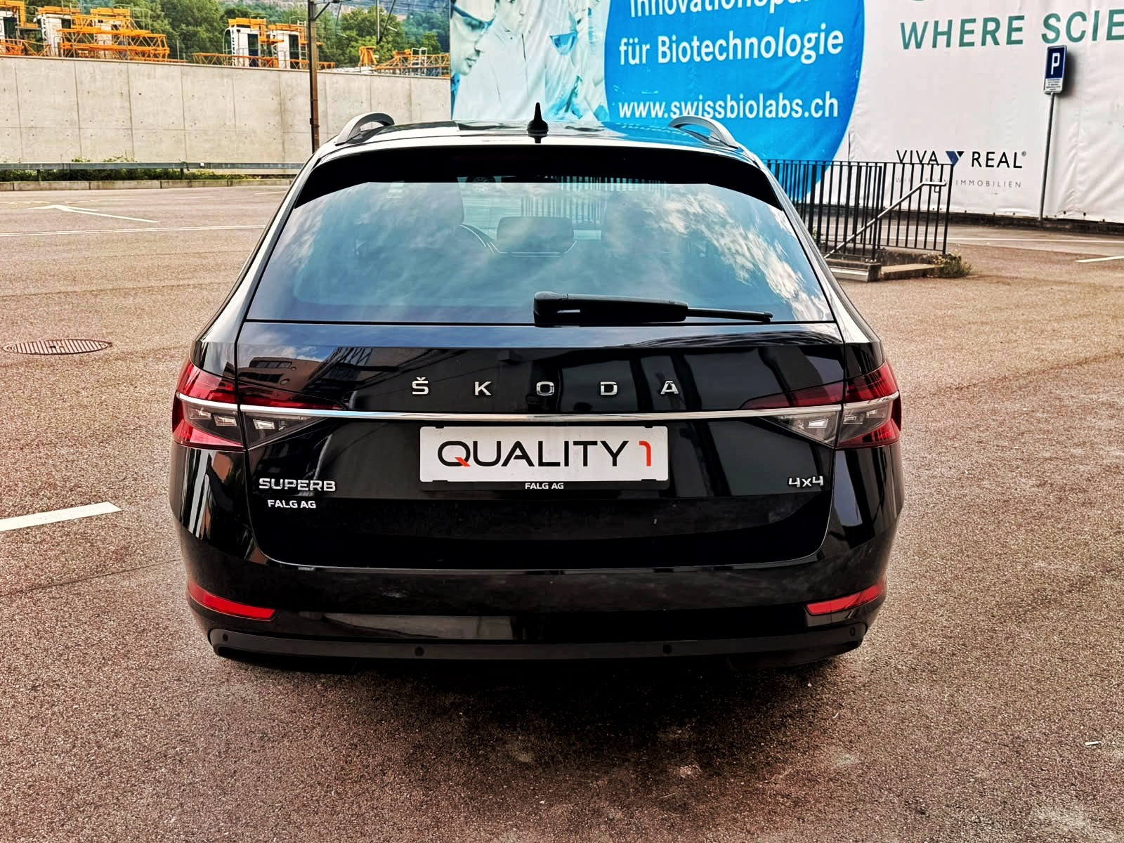SKODA Superb Combi 2.0 TDi Ambition 4x4 DSG-image-5