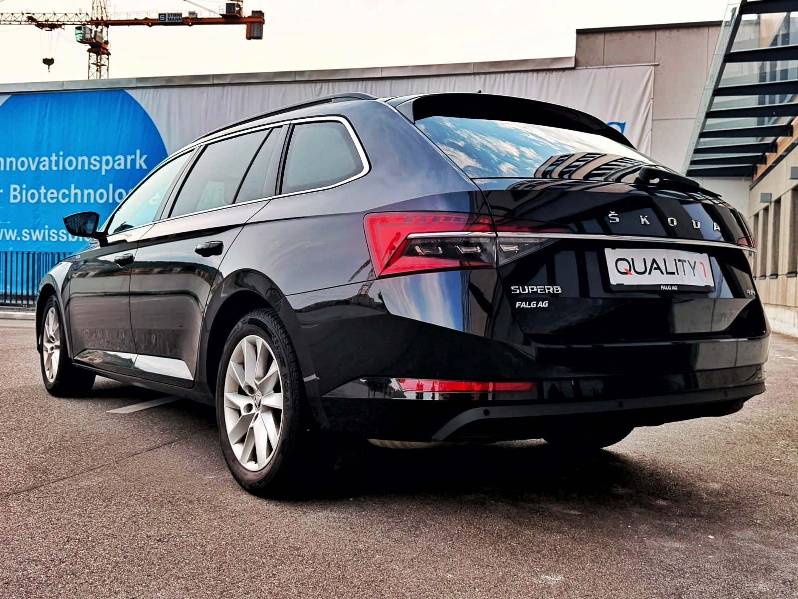 SKODA Superb Combi 2.0 TDi Ambition 4x4 DSG-image-12