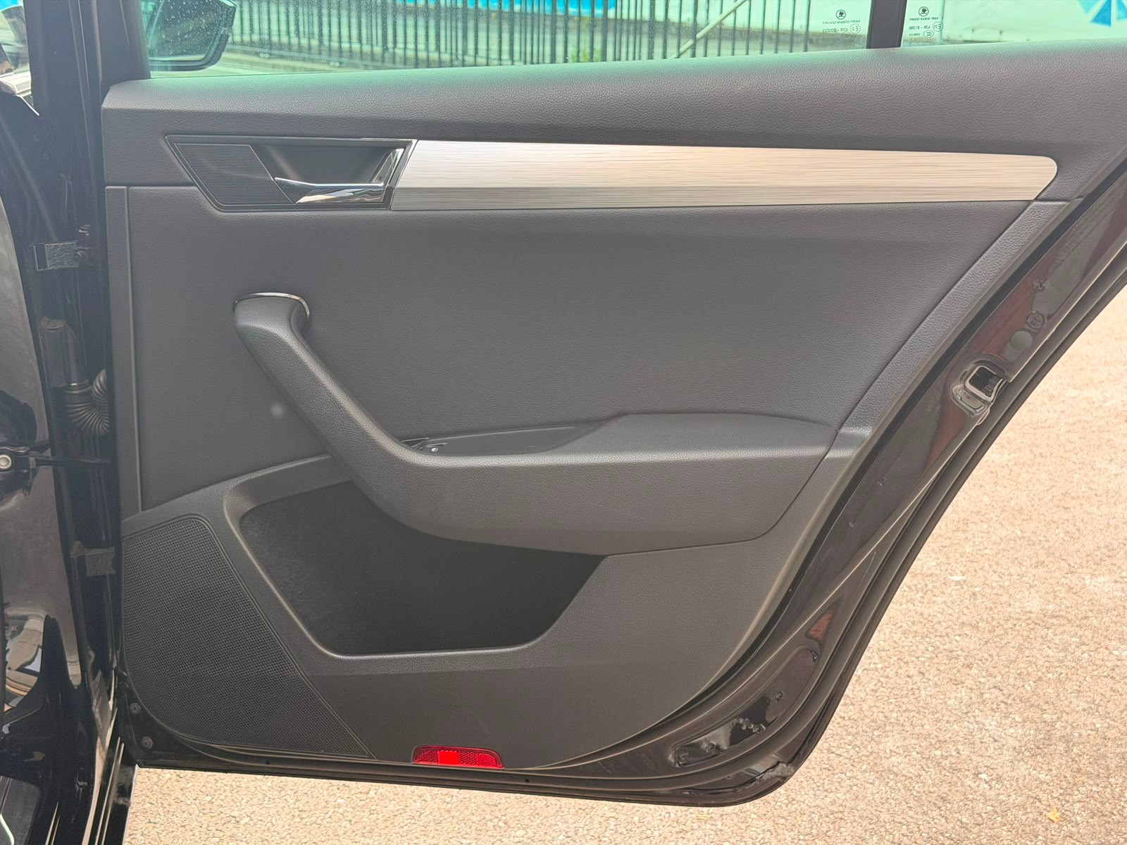 SKODA Superb Combi 2.0 TDi Ambition 4x4 DSG-image-25