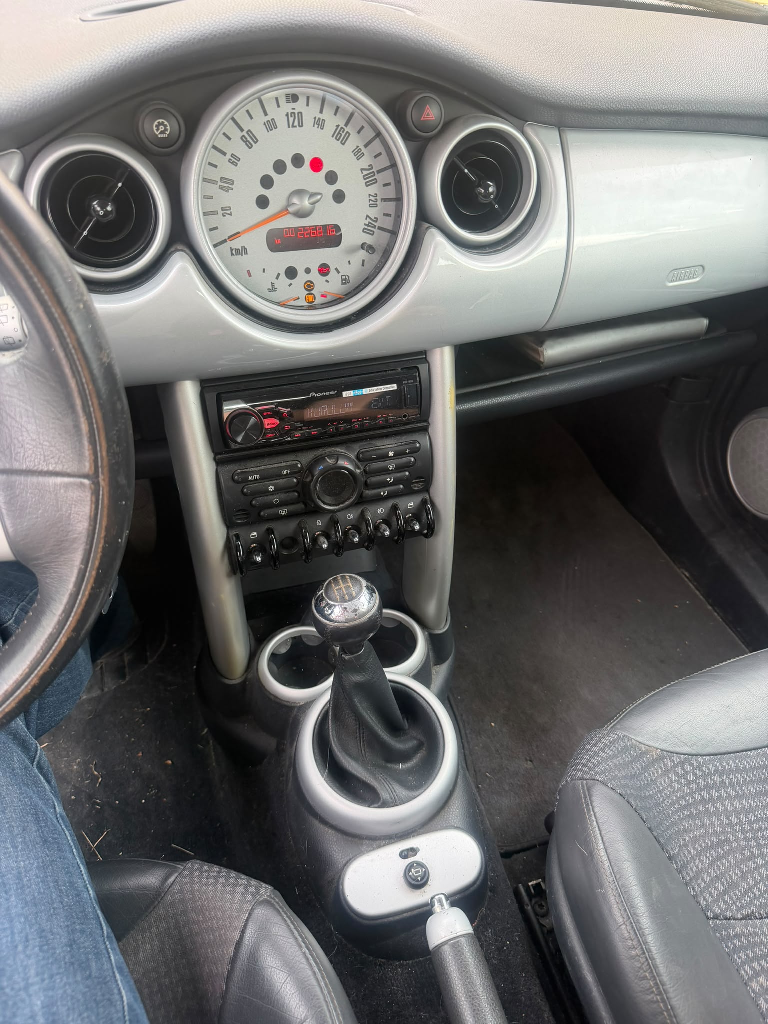 MINI Cooper-image-6
