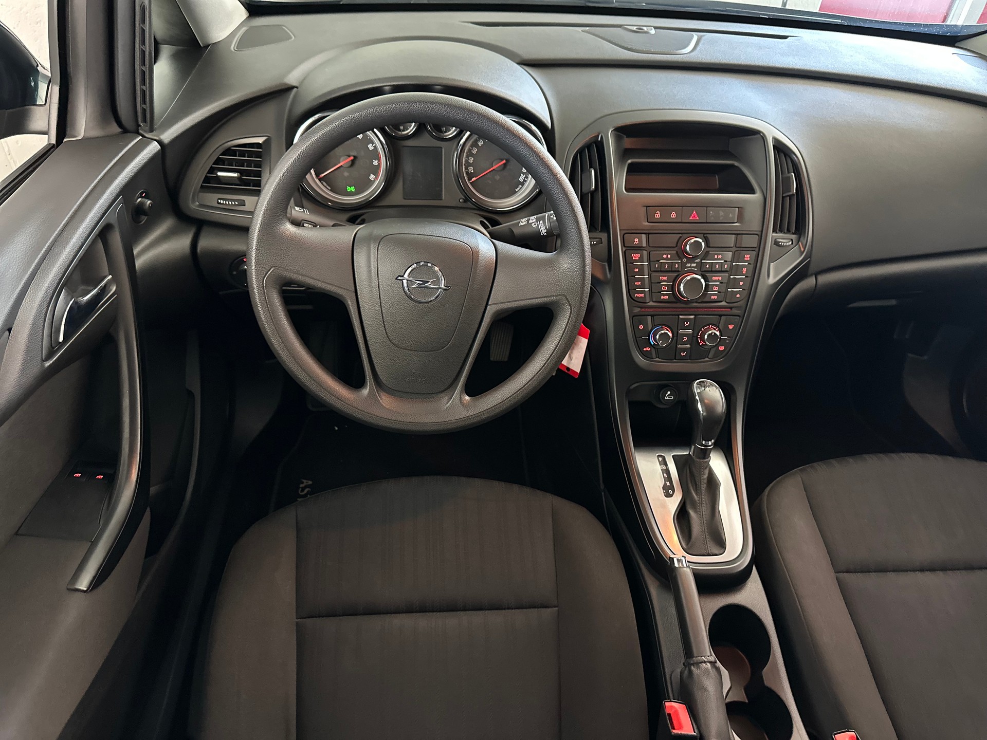 OPEL Astra 1.4i 16V Turbo Sport Automatic-image-14