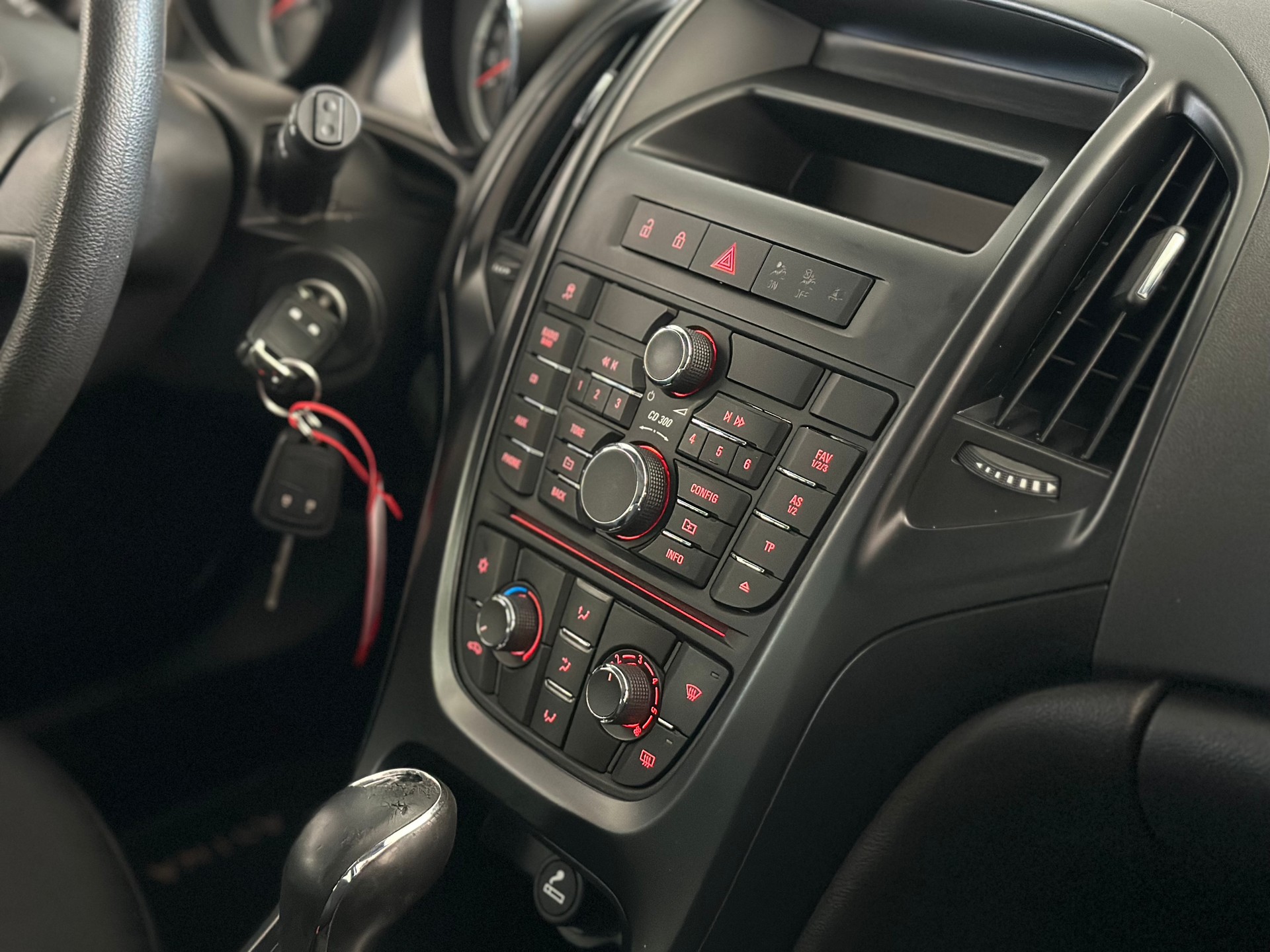 OPEL Astra 1.4i 16V Turbo Sport Automatic-image-15