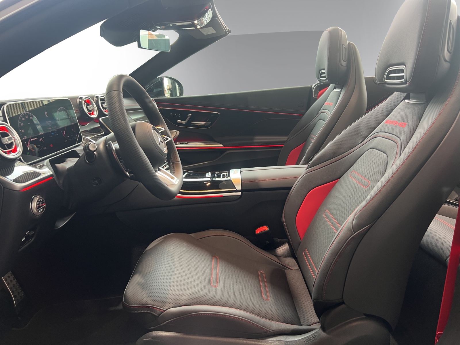 MERCEDES-BENZ CLE AMG 53 Cabrio 4Matic+ 9G-Tronic-image-7