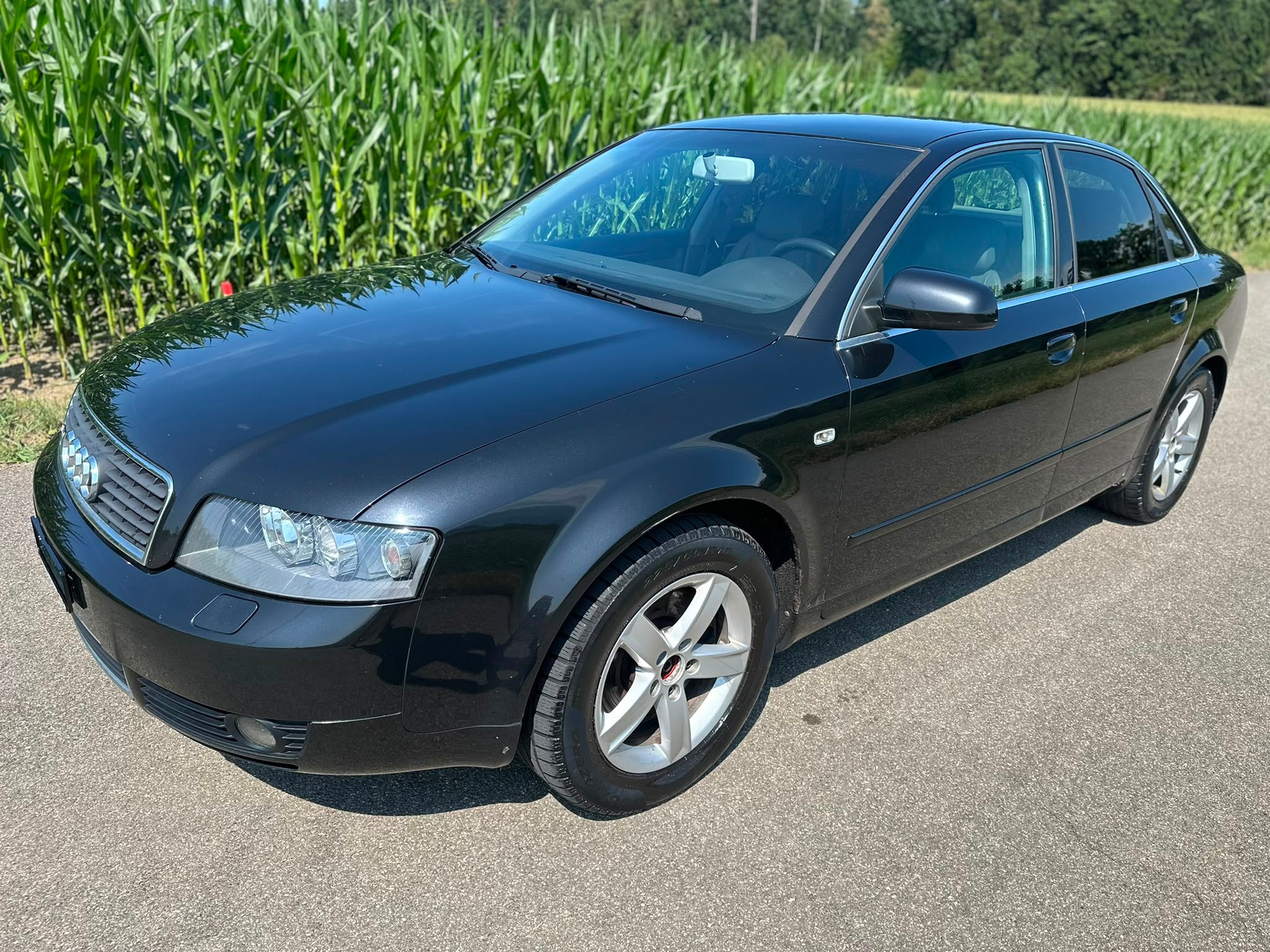 AUDI A4 2.5 TDI quattro-showroom-element-1