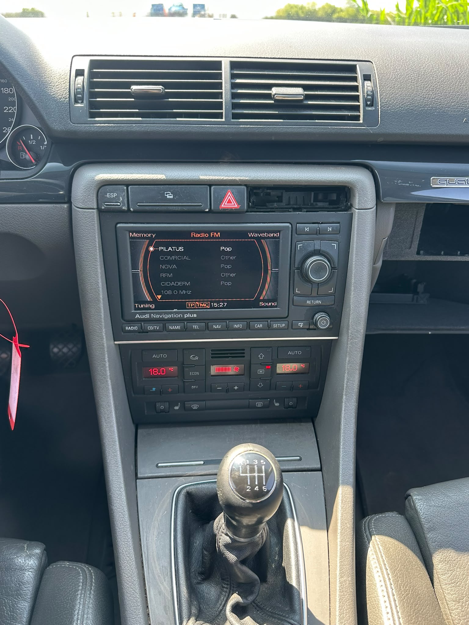 AUDI A4 2.5 TDI quattro-image-14
