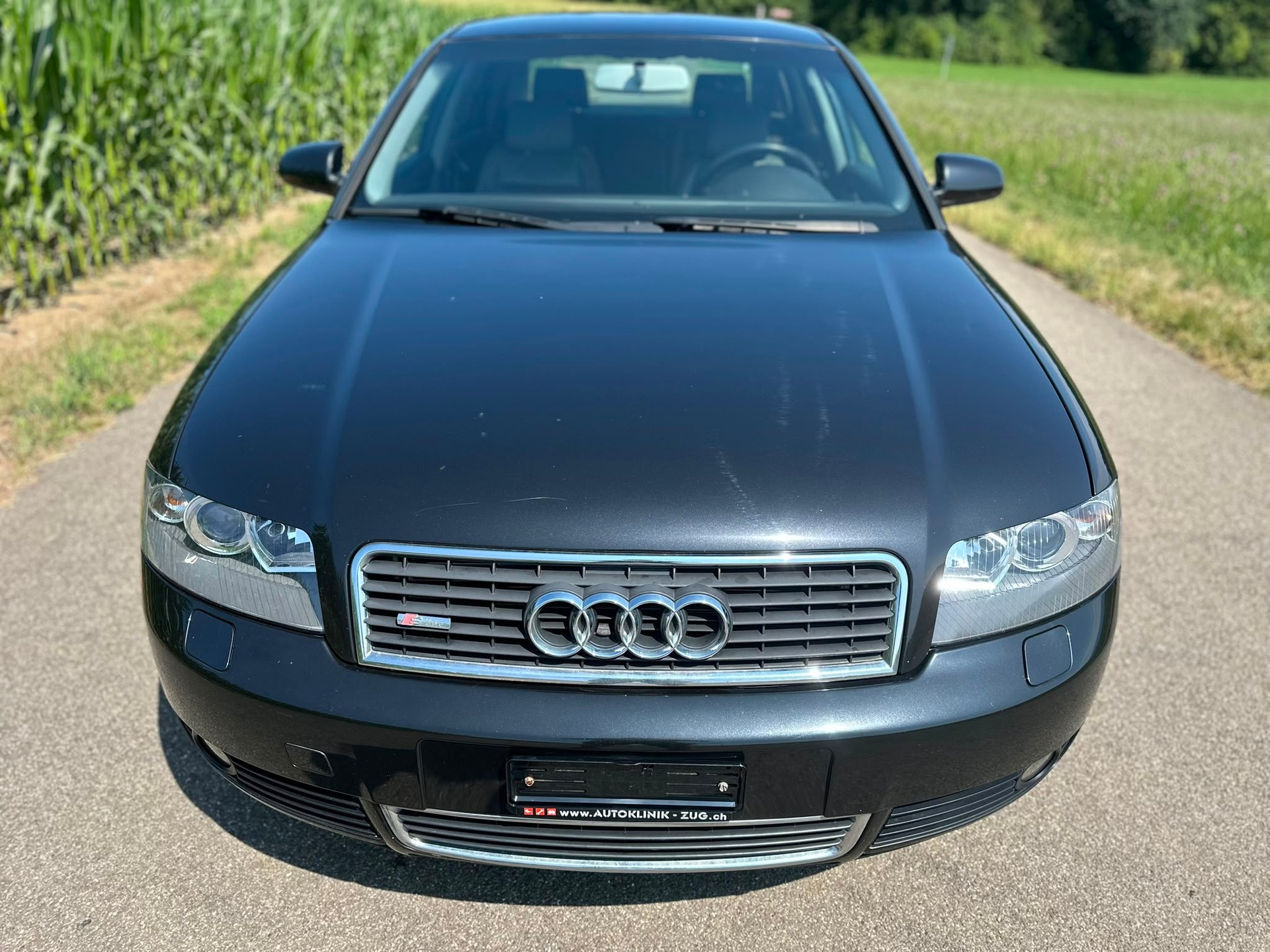 AUDI A4 2.5 TDI quattro-showroom-element-2