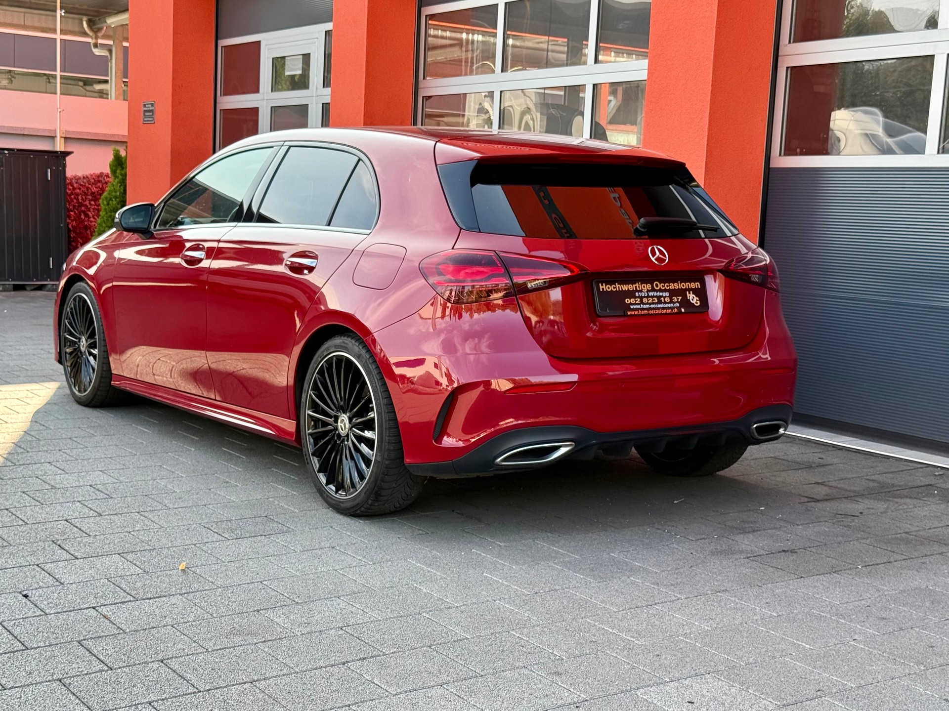 MERCEDES-BENZ A 200 7G-DCT AMG LINE-showroom-element-2