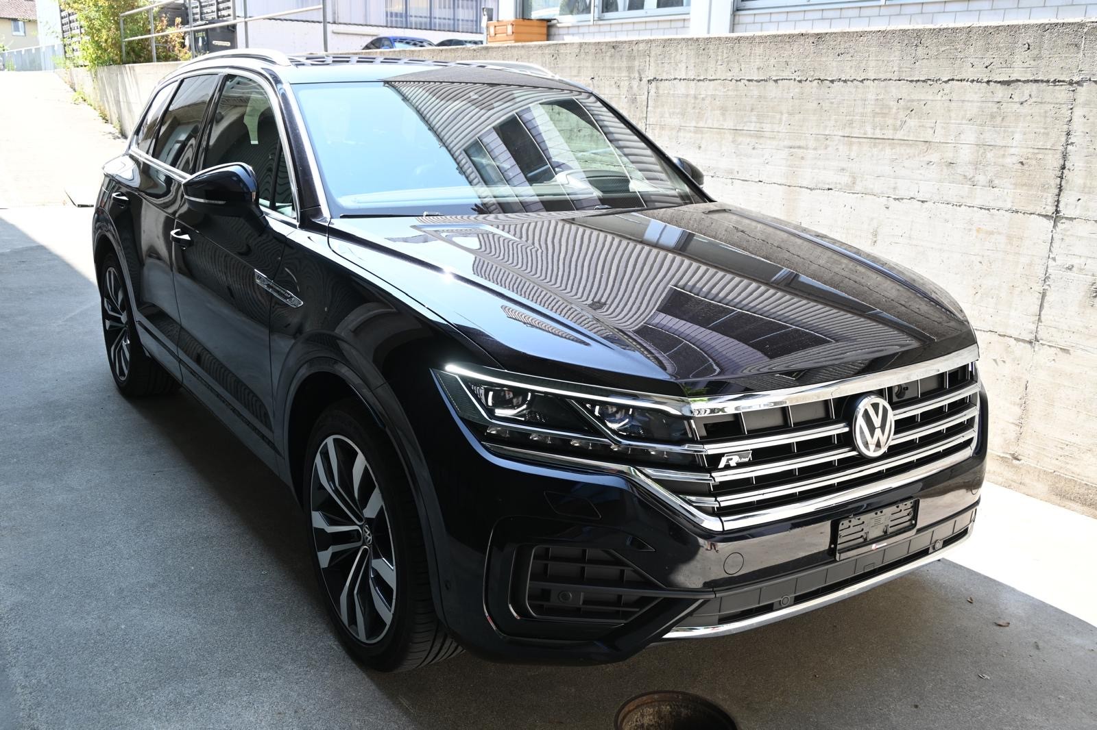 VW Touareg 3.0 TDI R Line Tiptronic-showroom-element-2