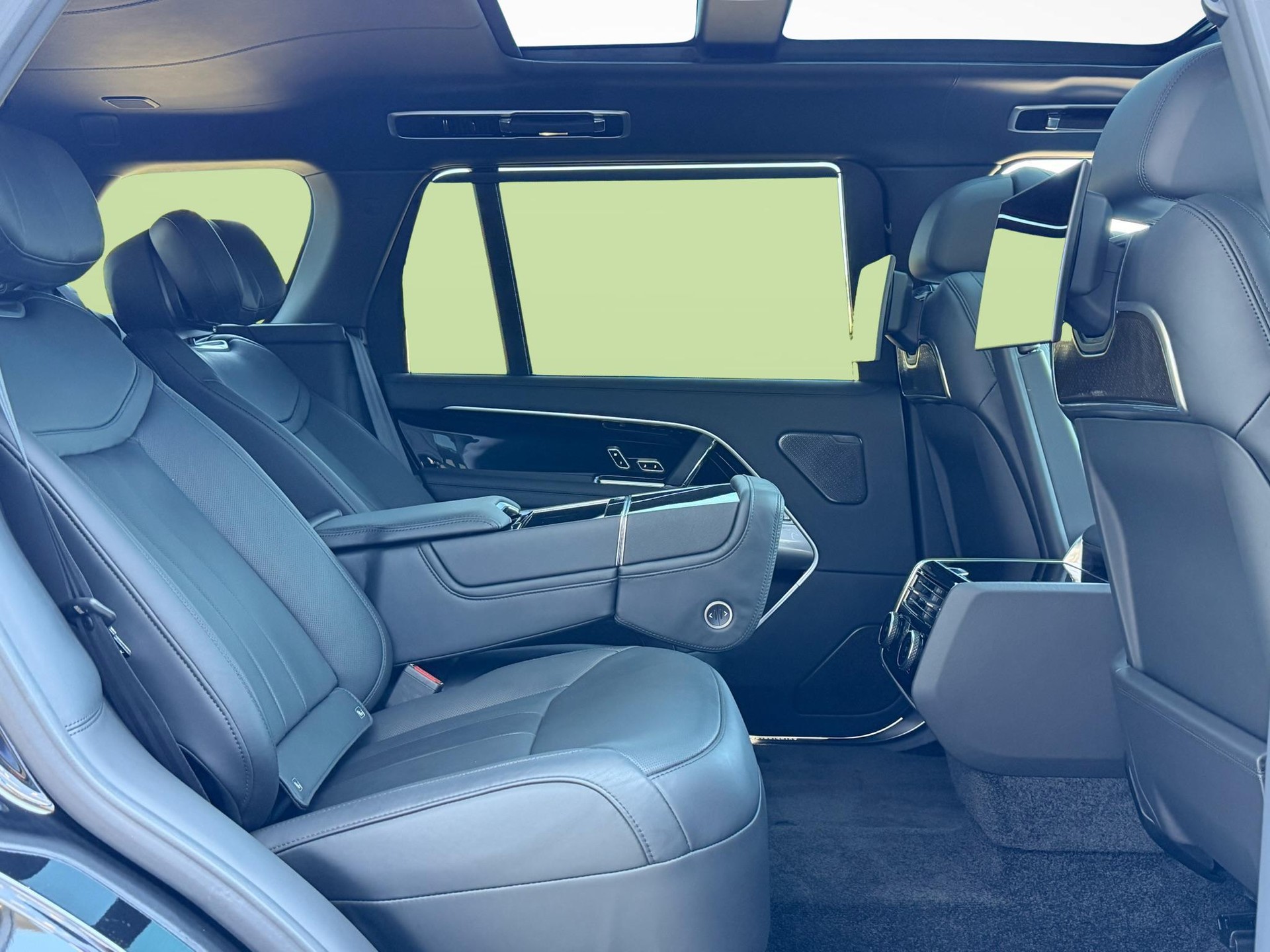 LAND ROVER Range Rover 4.4 V8 Autobiography LWB-image-14