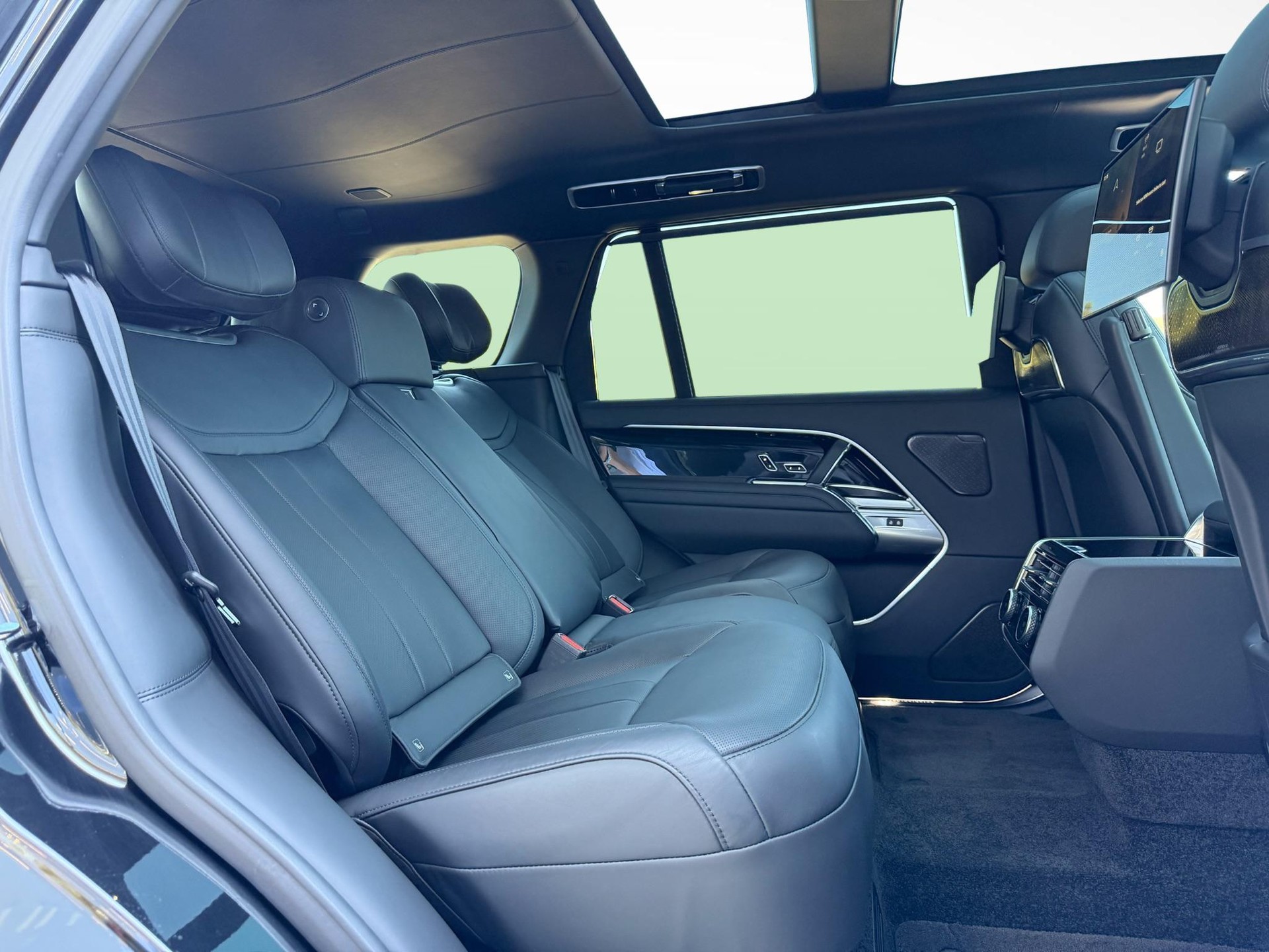 LAND ROVER Range Rover 4.4 V8 Autobiography LWB-image-15