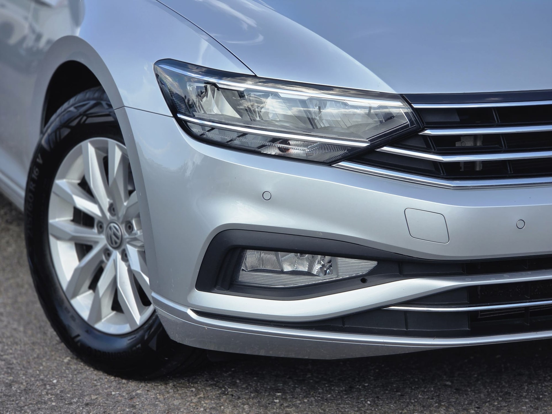 VW Passat Variant 1.6 TDI Business DSG * CH-Fahrzeug * Frisch ab MFK * Anhängerkupplung *-showroom-element-3