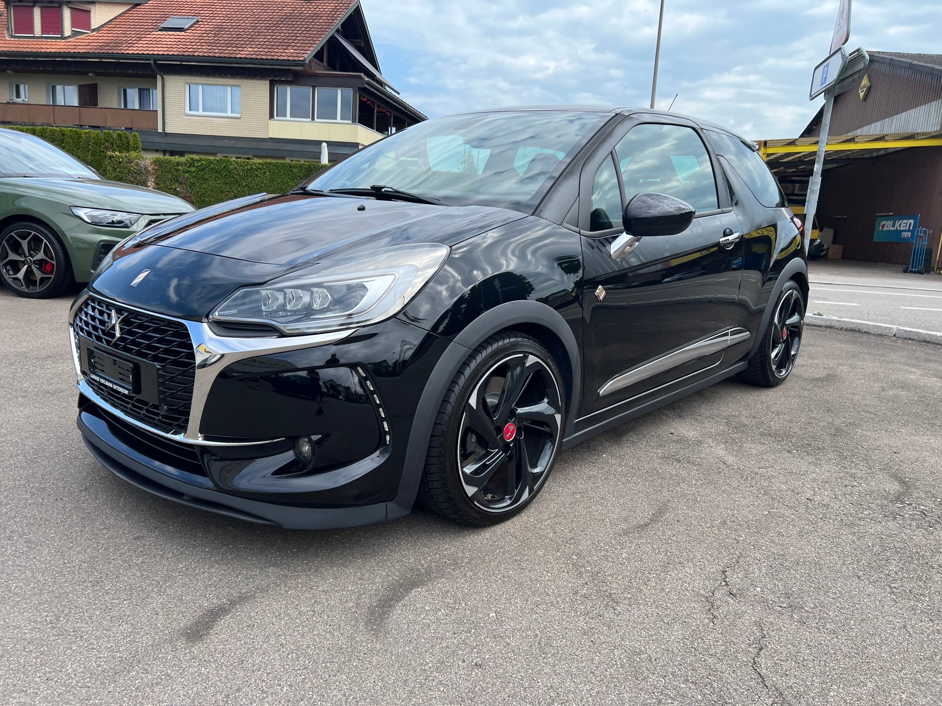 DS AUTOMOBILES DS 3 1.6 THP Performance Black Spezial-showroom-element-1