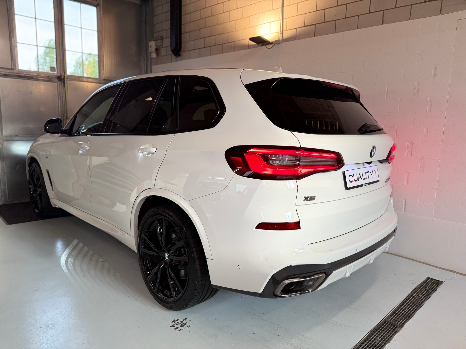 BMW X5 xDrive M50d Steptronic-image-13