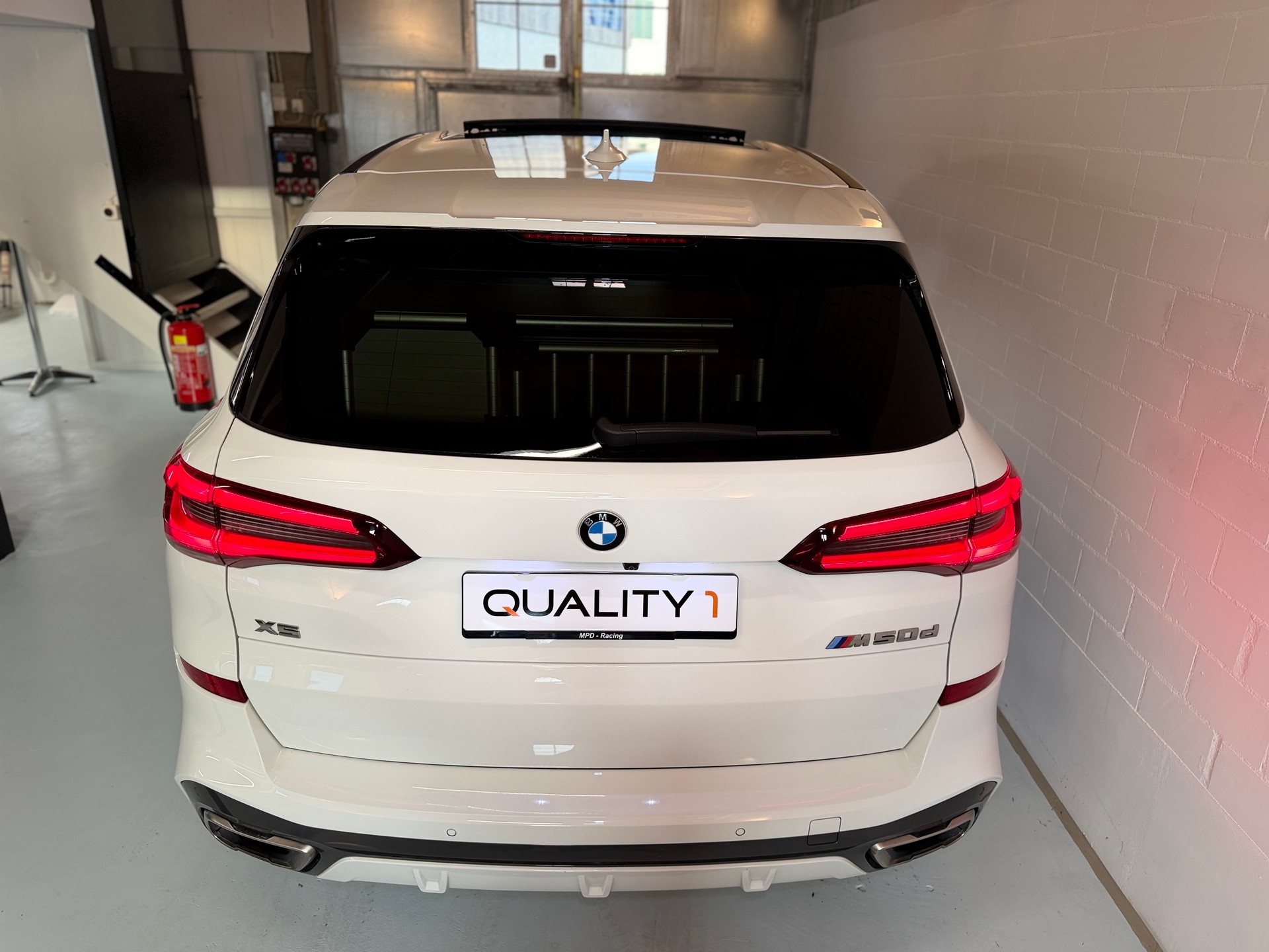 BMW X5 xDrive M50d Steptronic-image-15